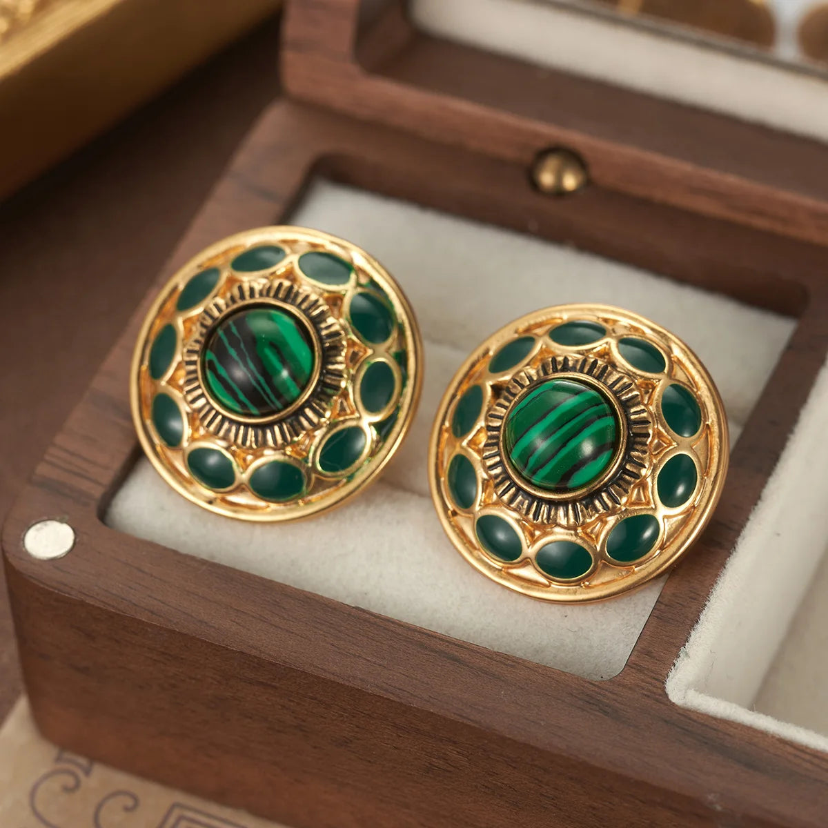 Classic Malachite Green Enamel Circle Stud Earrings18K Gold Plated Vintage Design Women's Jewelry for Daily Party Holiday