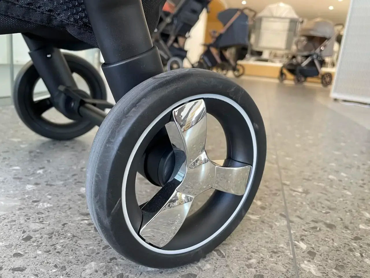 3 in 1 Newborn Baby Stroller Portable Child Car Seat Luxury Baby Stroller Foldable Baby Carriage two-way adjustable armrests