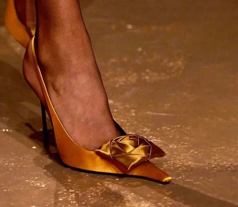 2026 Summer Women's New Pointed Shallow Mouth Sandals Fashion Show Party Wedding Women's Large Size Stiletto Sandals