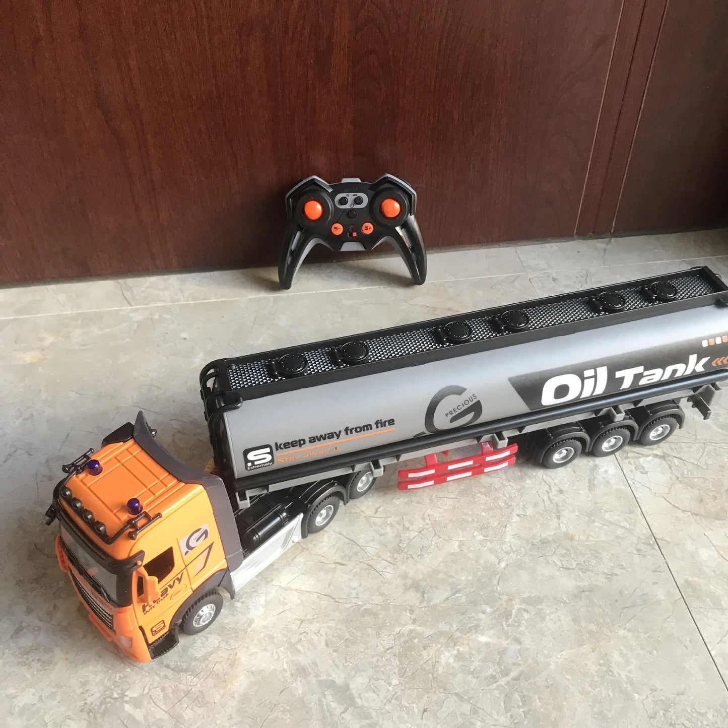 RC Car Big Remote Control Oil Tank Truck 9CH Alloy Electronic Simulation Trailer LED Music RC Container Truck Rechargeable Toy