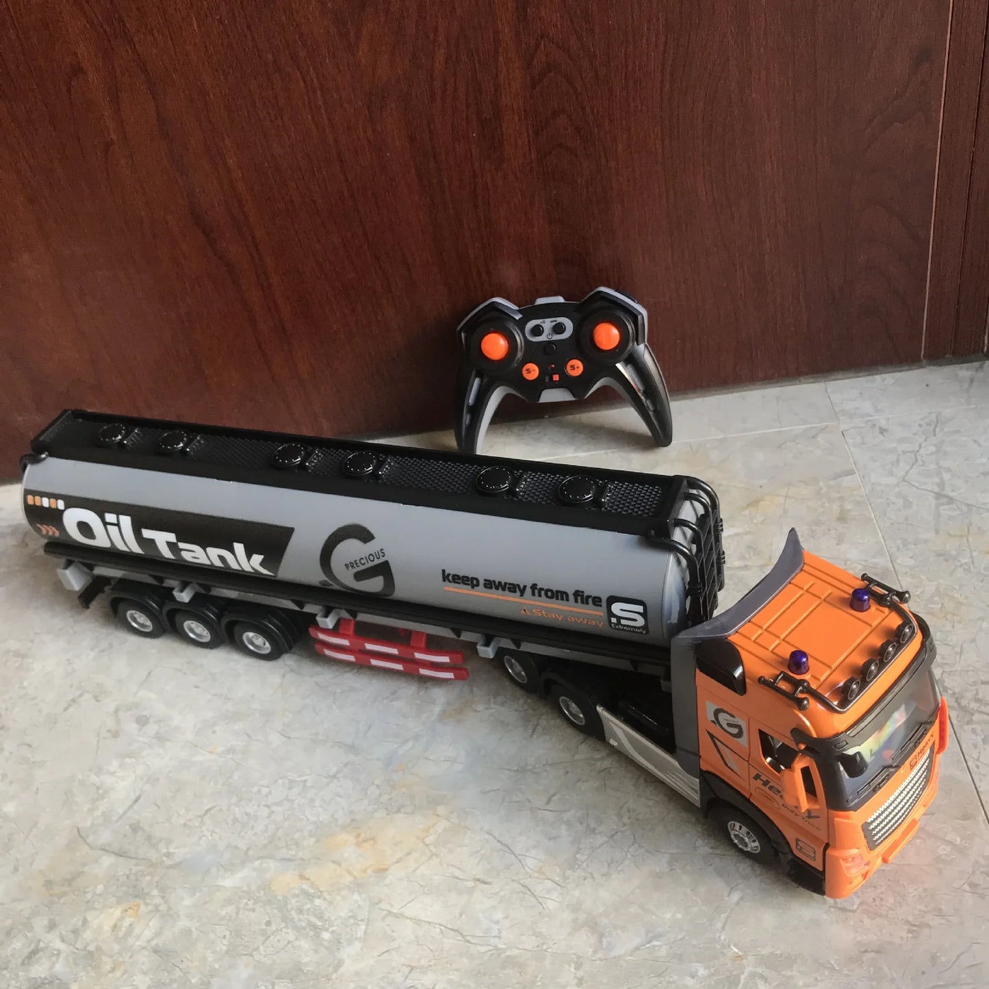 RC Car Big Remote Control Oil Tank Truck 9CH Alloy Electronic Simulation Trailer LED Music RC Container Truck Rechargeable Toy